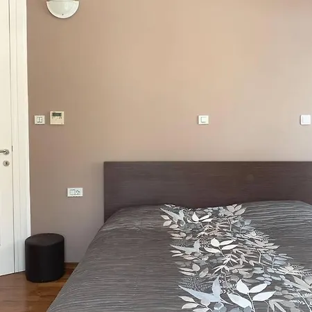 Spacious Riviera With Amazing Terrace Apartman